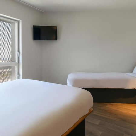 B&B Hotel Marseille Euromed Экстерьер фото