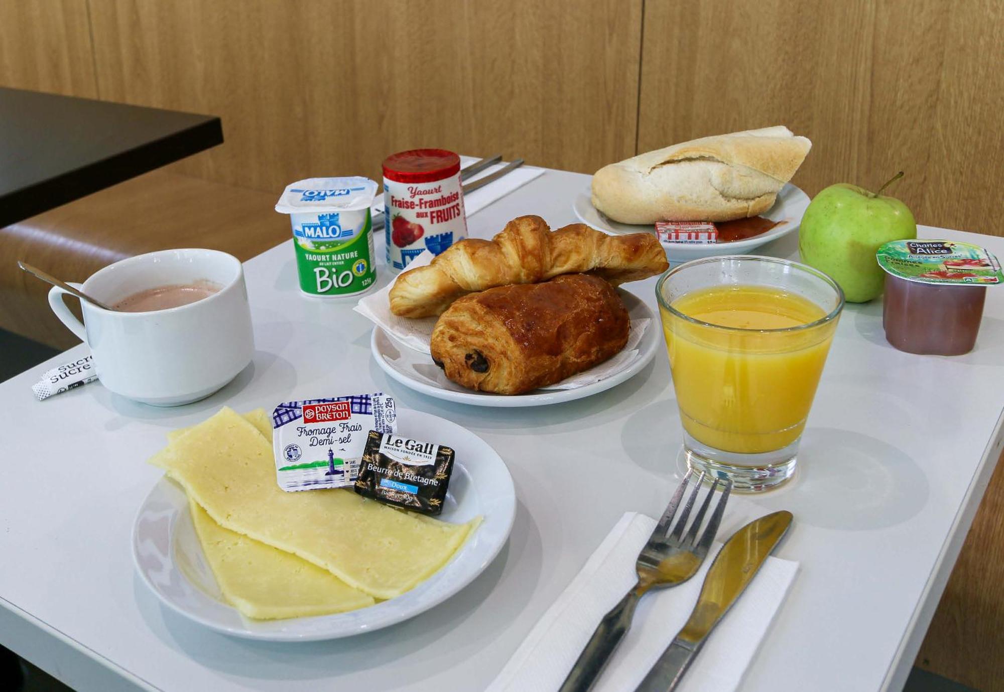 B&B Hotel Marseille Euromed Экстерьер фото
