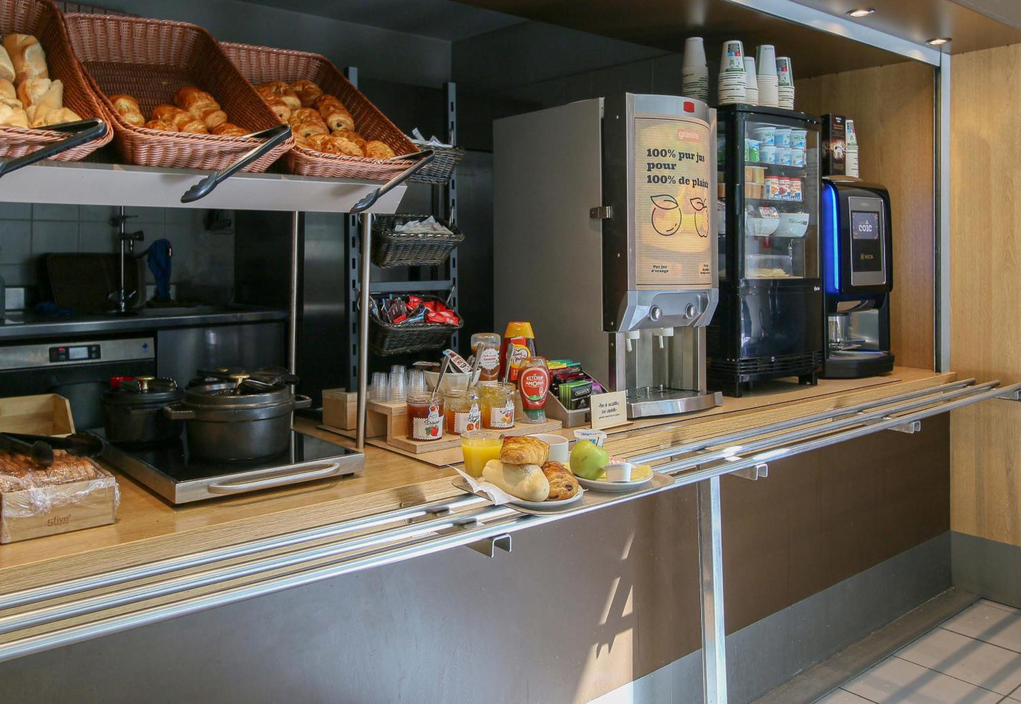 B&B Hotel Marseille Euromed Экстерьер фото