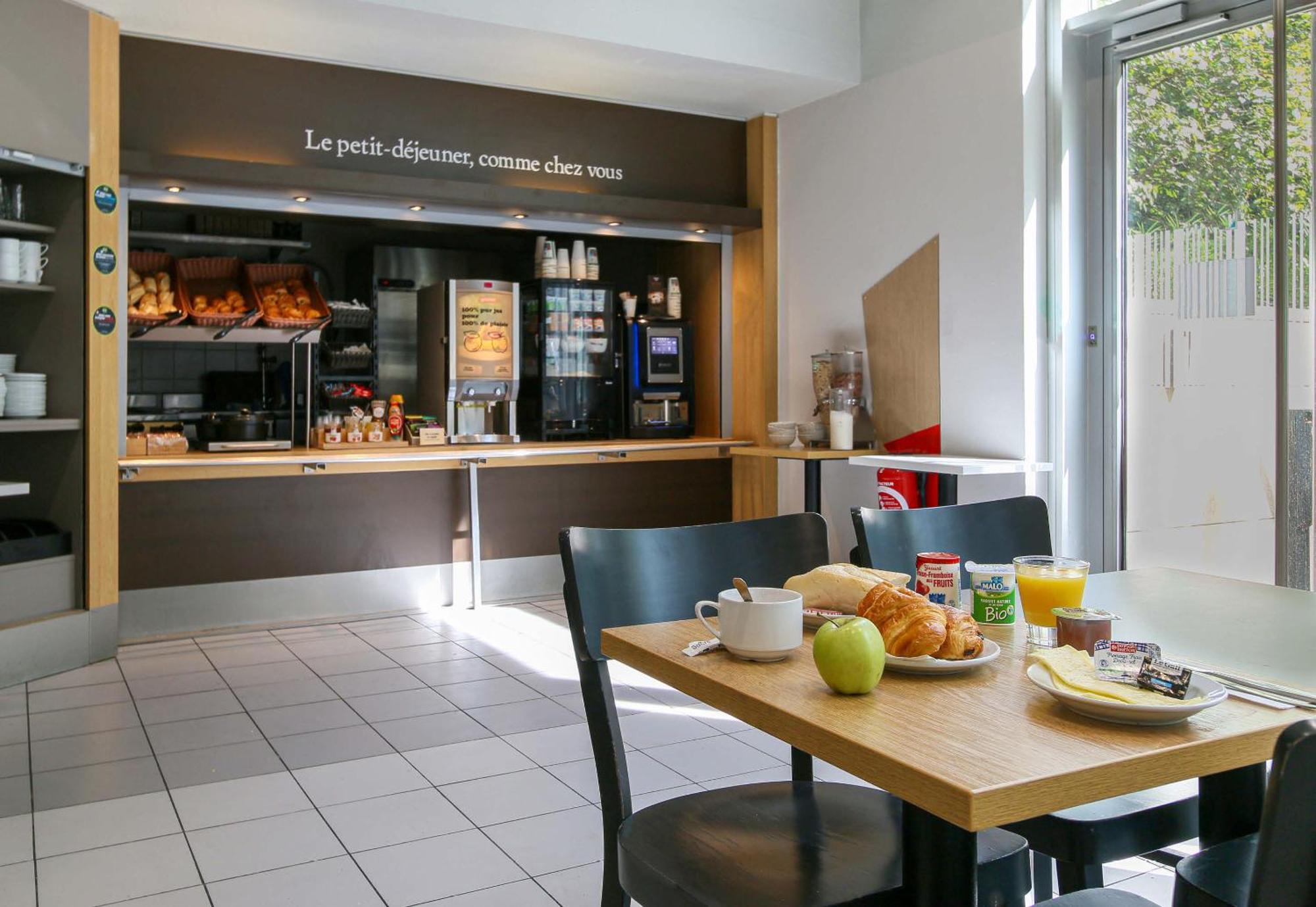 B&B Hotel Marseille Euromed Экстерьер фото